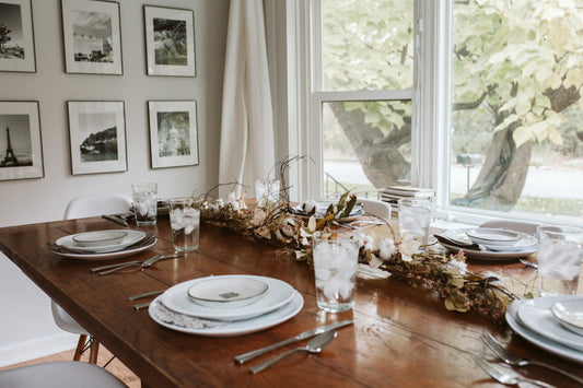 A Guide to Thanksgiving Centerpieces & A Free Download!