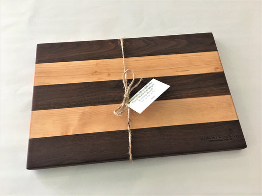 Hiawatha WoodWorks Black Walnut & Maple Cutting Board 11″ x 17″ x 3/4″