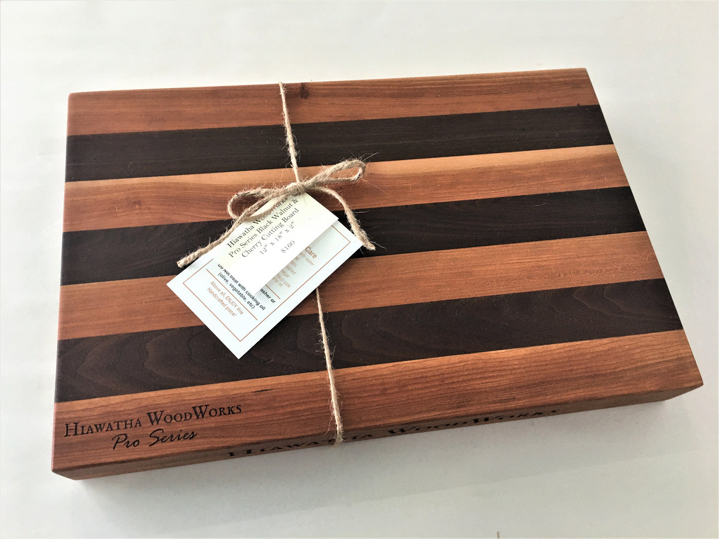 Hiawatha WoodWorks Pro Series Black Walnut & Cherry Cutting Board 12″ x 18″ x 2″